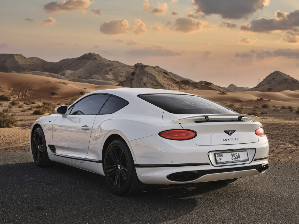 白色的 宾利 欧陆GT 2020